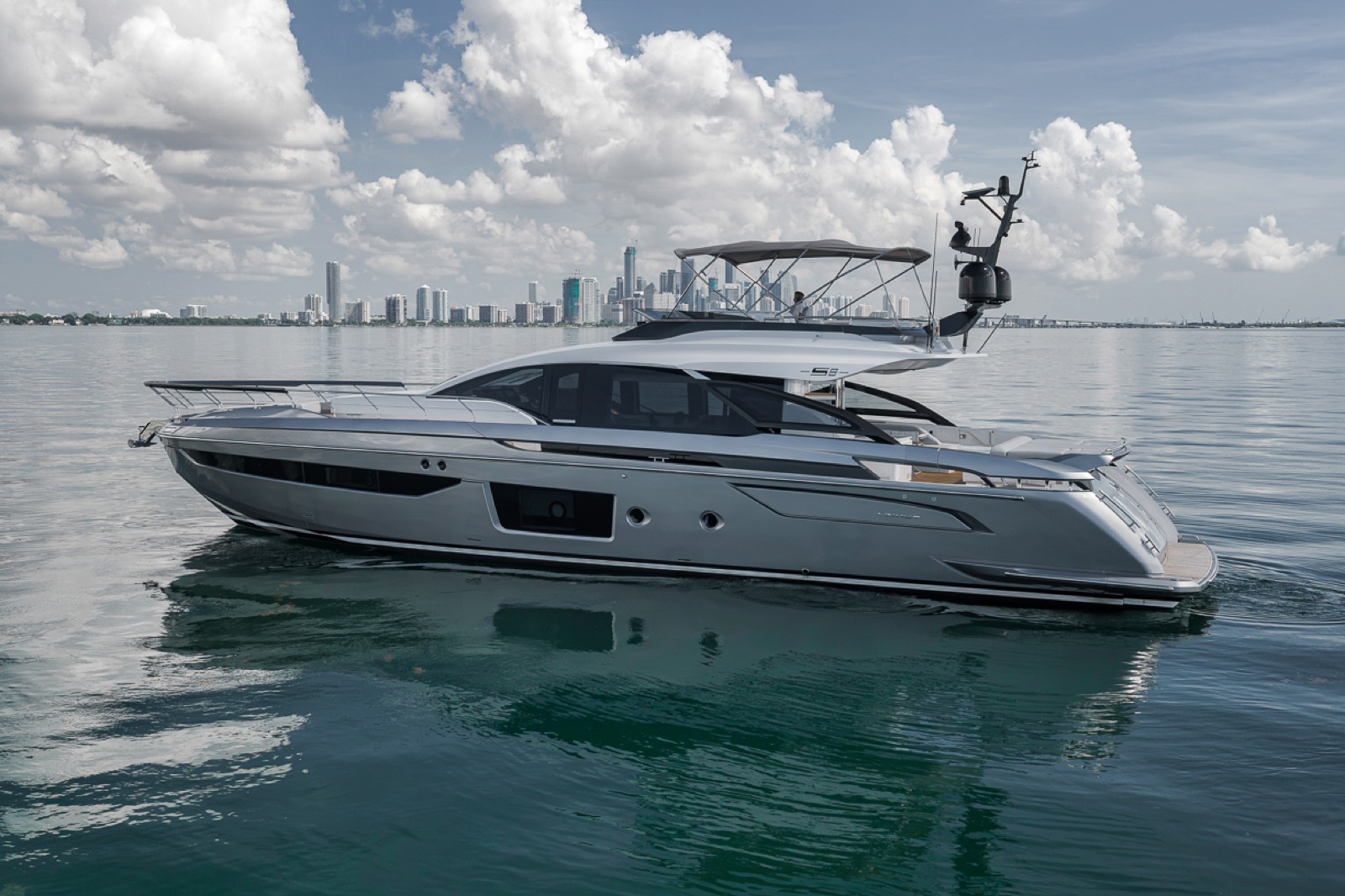 Azimut S8 "Xtreme" yacht charter in Miami