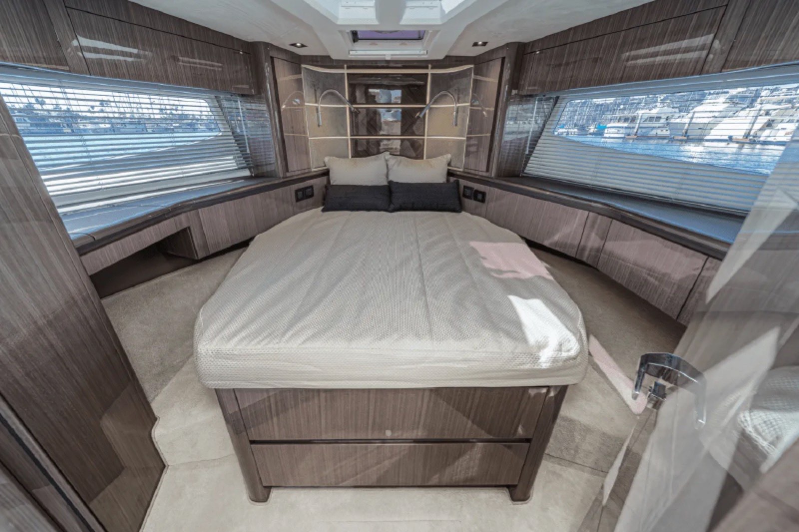 Galeon 53, photo 4 of 28