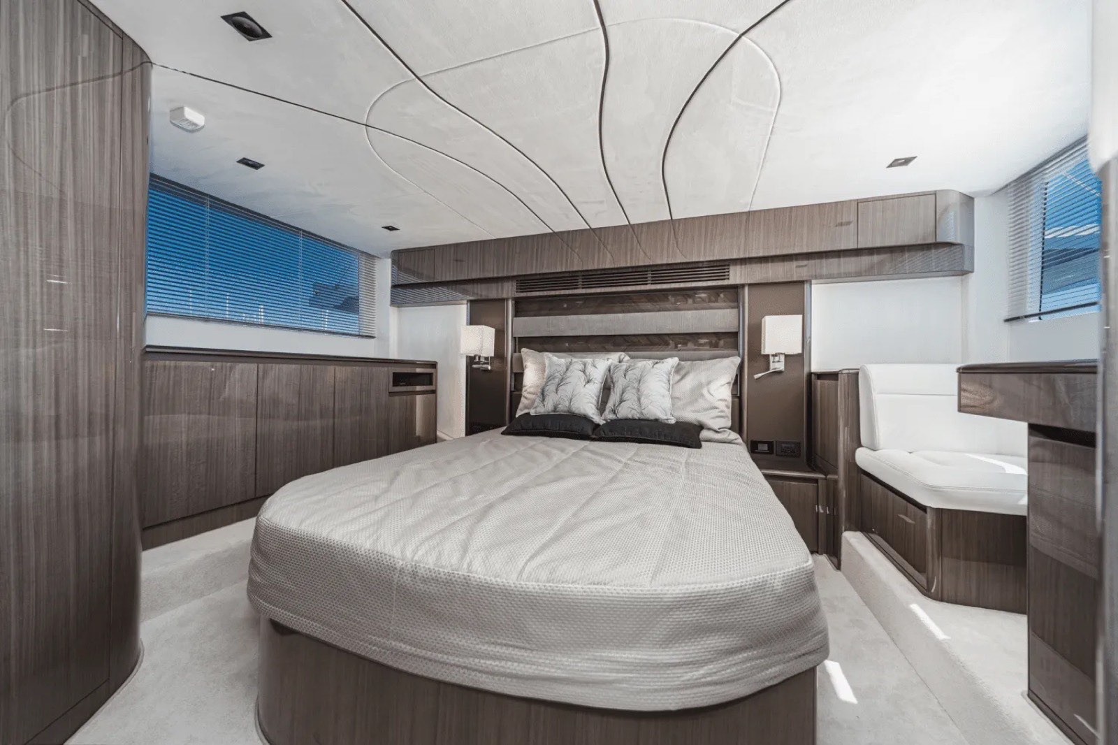 Galeon 53, photo 5 of 28
