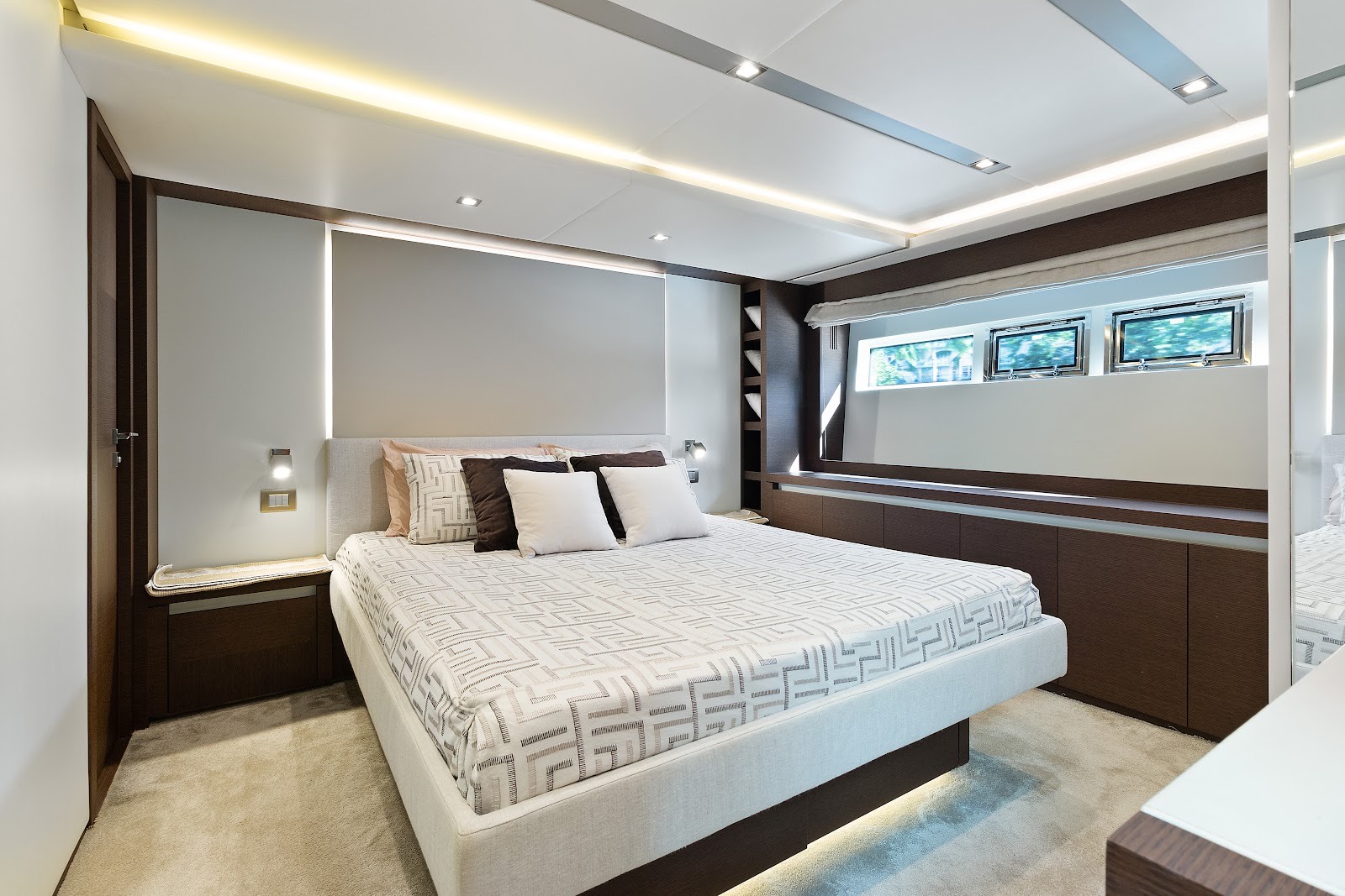 Prestige 75 "The Good Life", photo 11 of 27