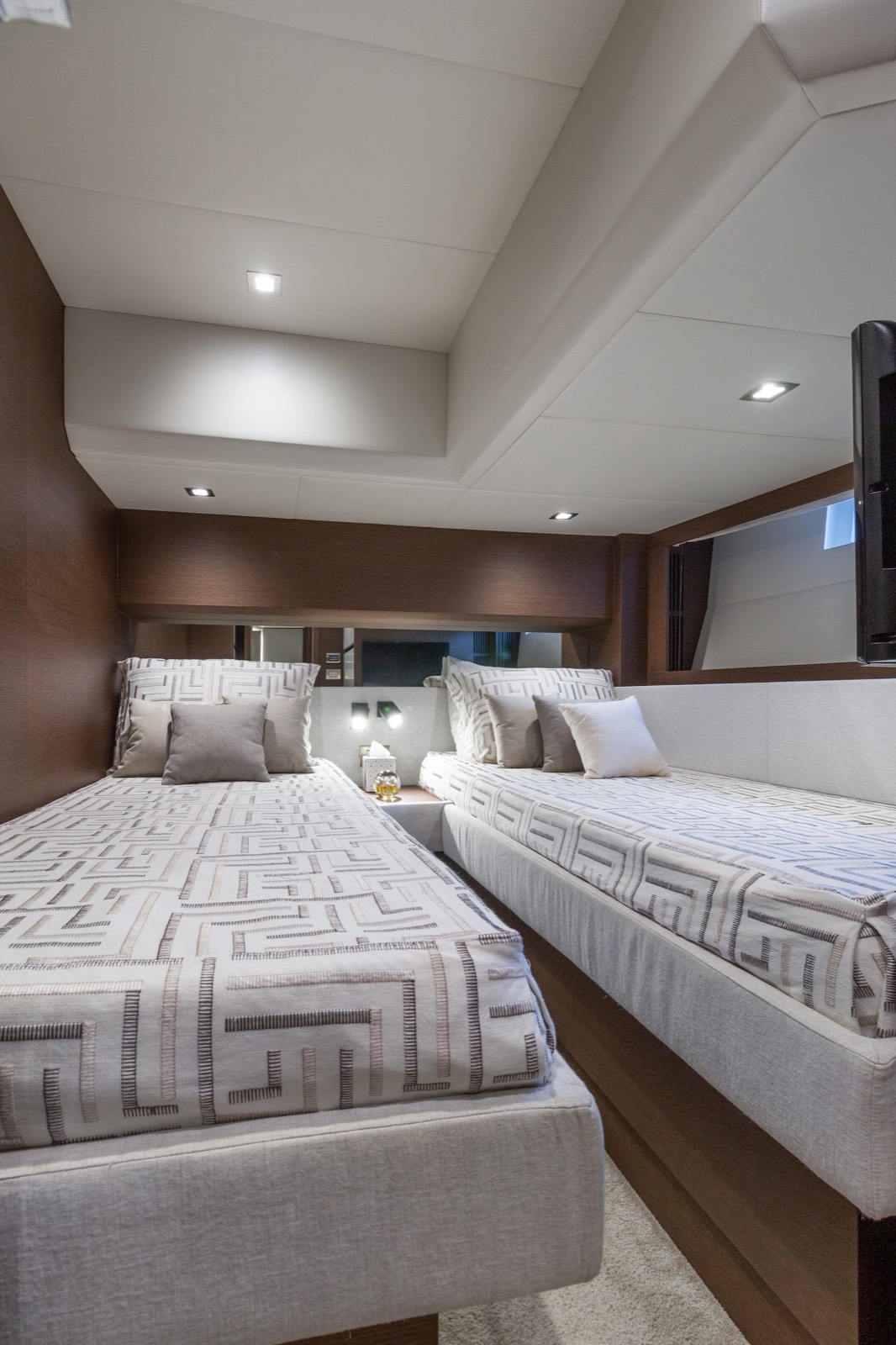 Prestige 75 "The Good Life", photo 12 of 27