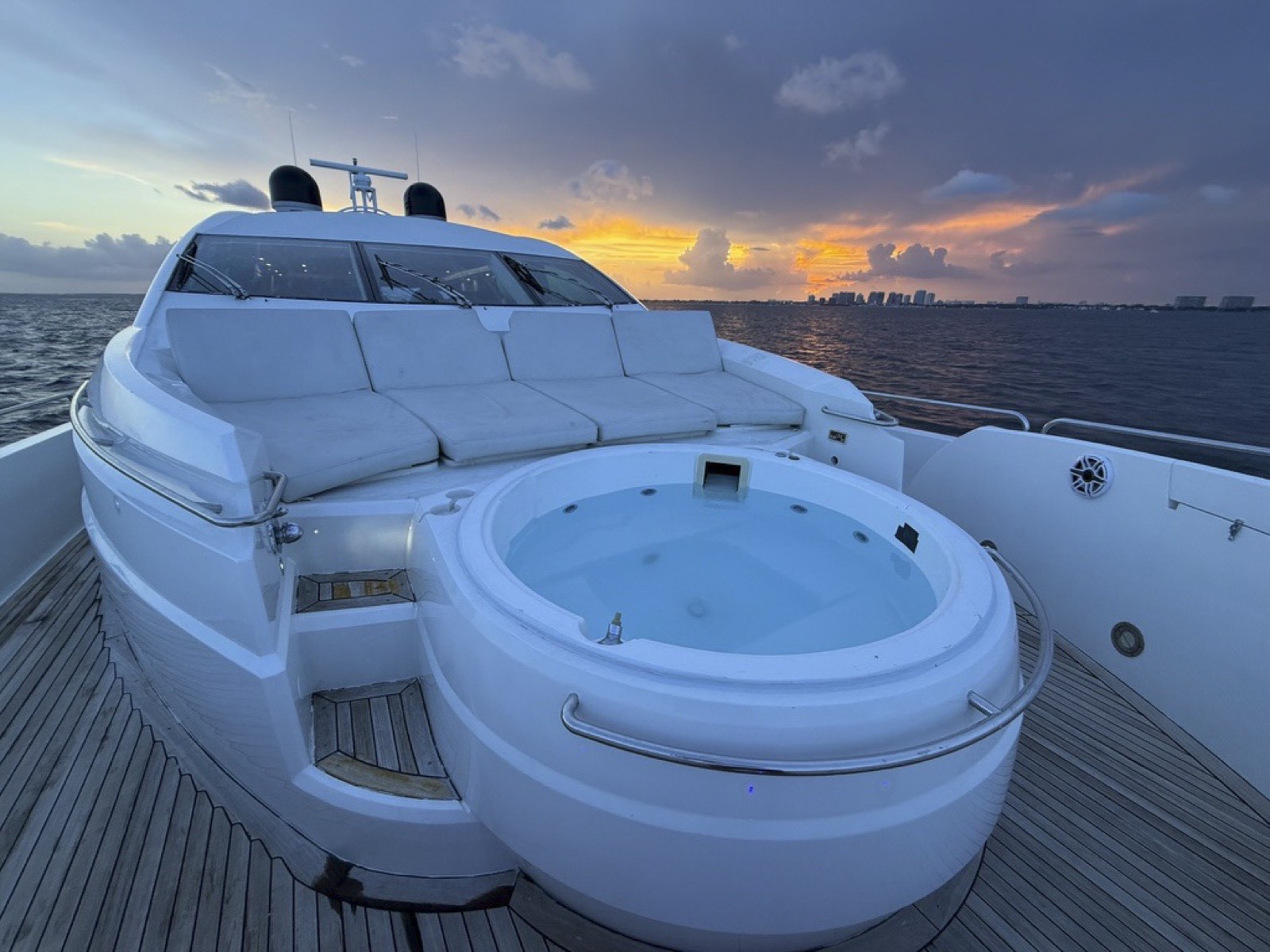 Sunseeker 108, photo 2 of 32