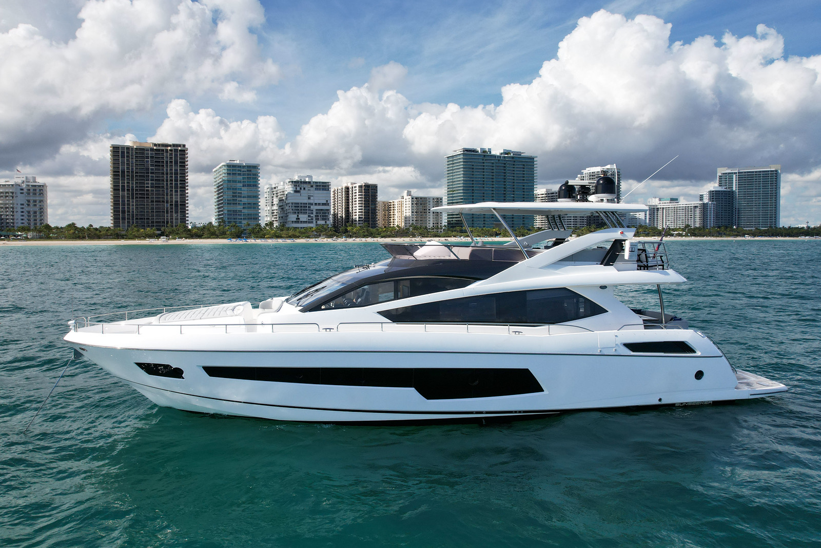 Sunseeker 75 M4 yacht charter in Miami